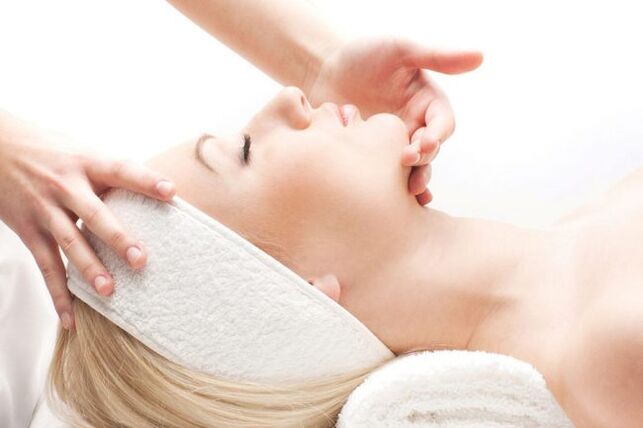 A masaxe é unha forma eficaz de rexuvenecer a pel da cara